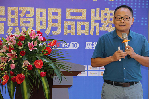 群富家照明如此多嬌，引無數(shù)英雄競(jìng)折腰