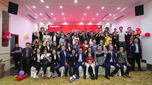 攜手并進(jìn)·共創(chuàng)未來(lái) 美佰利全屋定制年會(huì)盛典圓滿落幕
