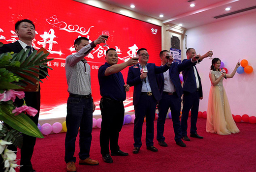攜手并進(jìn)·共創(chuàng)未來(lái) 美佰利全屋定制年會(huì)盛典圓滿落幕