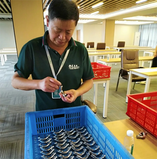 巧學善思煉精藝 沉著冷靜創佳績 金威管業技能大比武