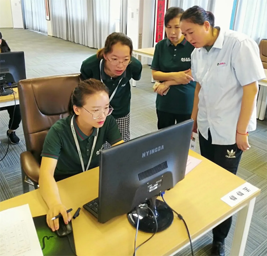 巧學善思煉精藝 沉著冷靜創佳績 金威管業技能大比武