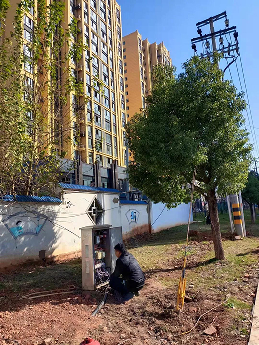 路燈改造扮靚居民幸福生活